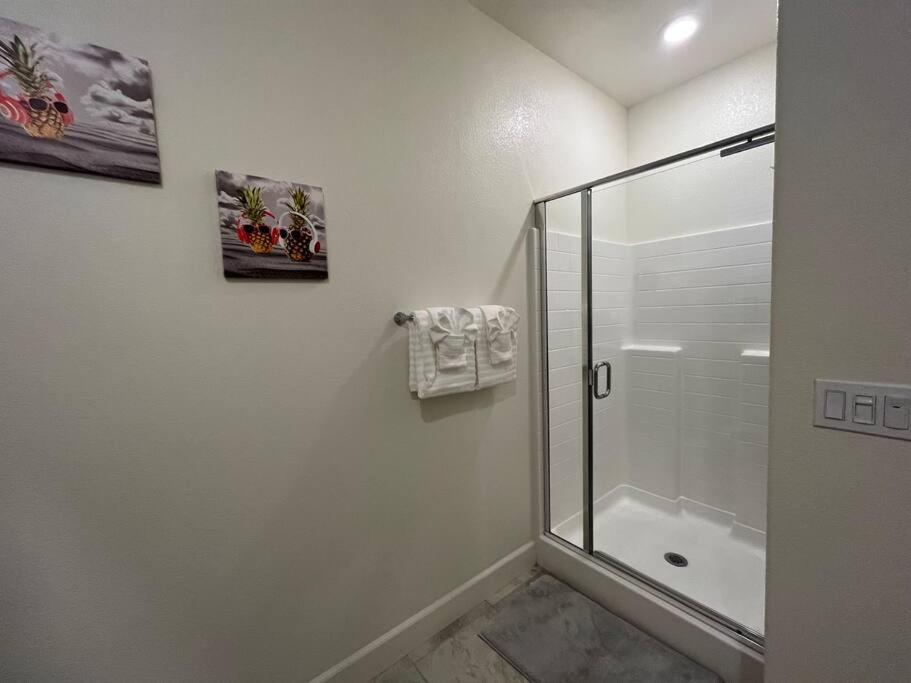 Brand-New, Beautiful & Stylish Home In Sacramento! Eksteriør bilde