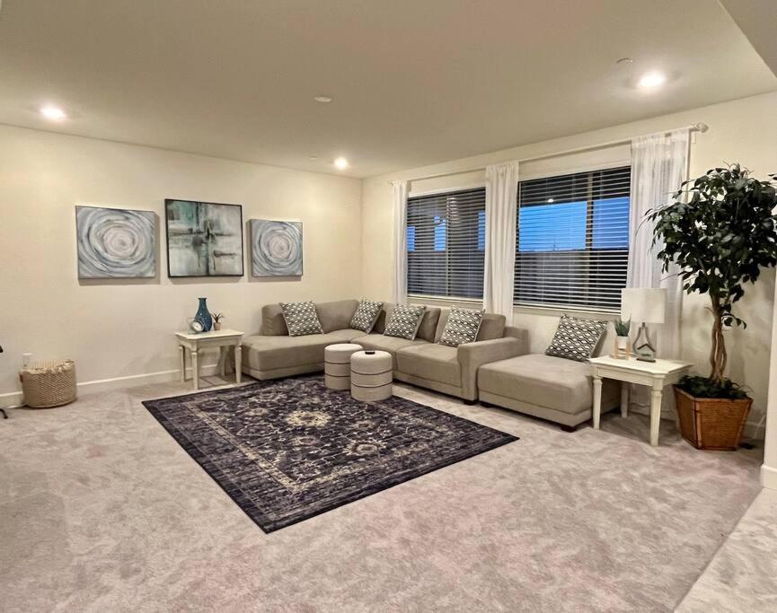 Brand-New, Beautiful & Stylish Home In Sacramento! Eksteriør bilde