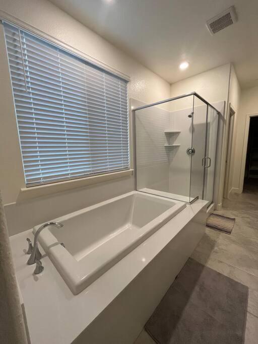 Brand-New, Beautiful & Stylish Home In Sacramento! Eksteriør bilde