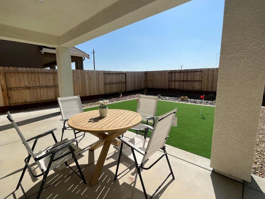 Brand-New, Beautiful & Stylish Home In Sacramento! Eksteriør bilde