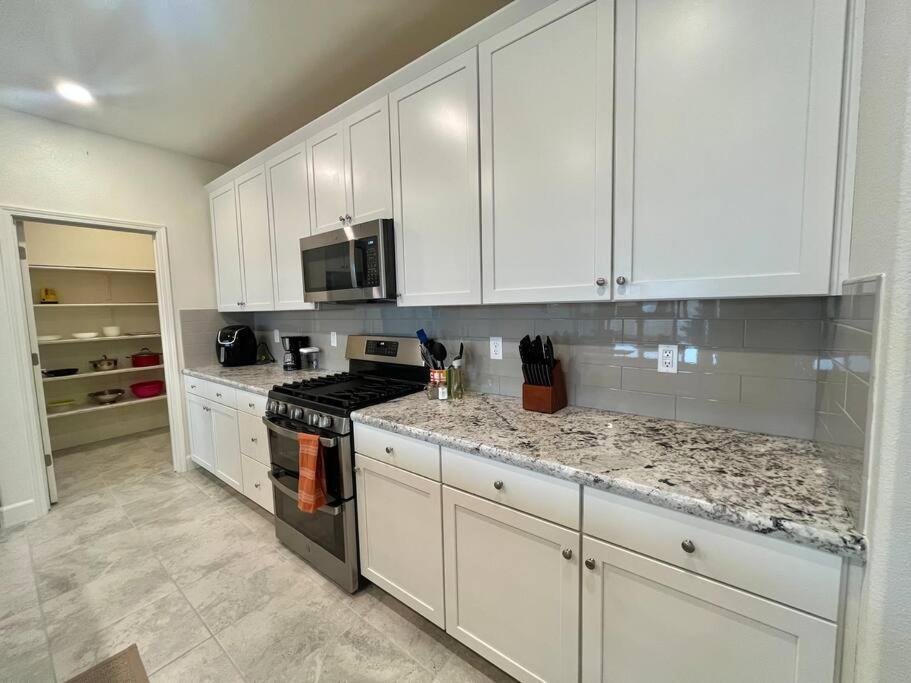 Brand-New, Beautiful & Stylish Home In Sacramento! Eksteriør bilde